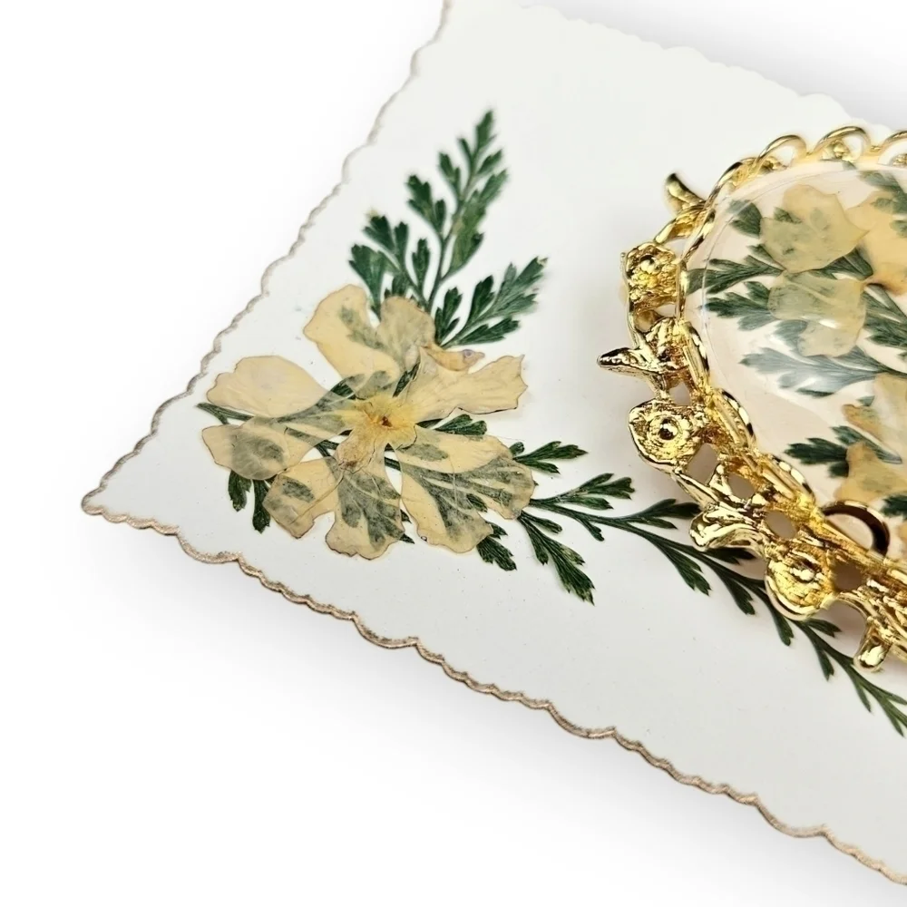 Pressed Dried Flower Brooch Pendant Australian Gold Plated Floral Vintage 2